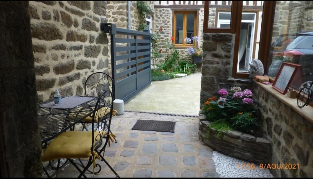 Le Logis De La Cour De Bretagne Au Port De Dinan Lanvallay Exterior photo